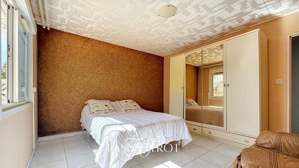 Maison de plain-pied de plus de 100 m² sur parcelle de 609 m² avec garage à Saint-Cyprien