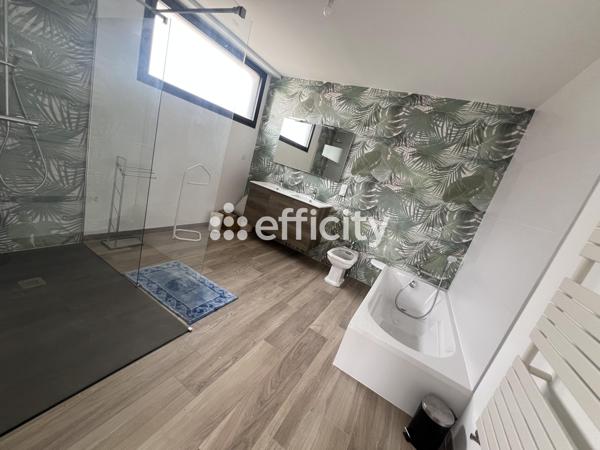 Maison
         7 pièces
        - 180 m² 871 500 € *