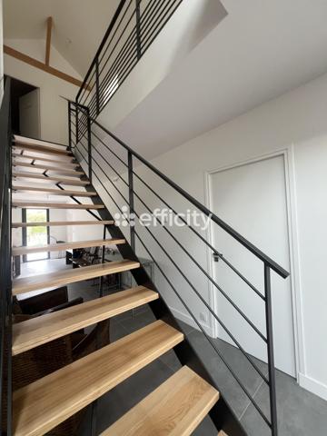 Maison
         7 pièces
        - 180 m² 871 500 € *