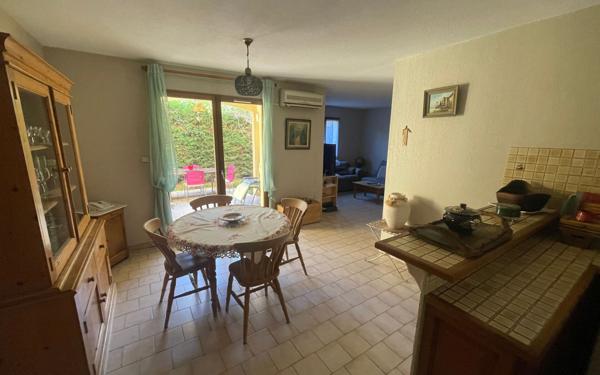 Appartement à vendre    3 pièces • 48 m2 Sanary-sur-Mer