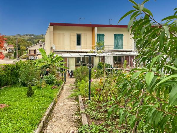 Arbois (39) - Maison mitoyenne - 82 m2 - 3 chambres - Jardin 630 m2