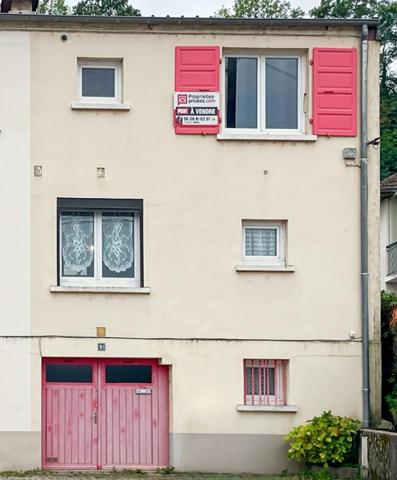 Arbois (39) - Maison mitoyenne - 82 m2 - 3 chambres - Jardin 630 m2