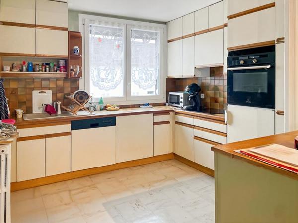 Arbois (39) - Maison mitoyenne - 82 m2 - 3 chambres - Jardin 630 m2