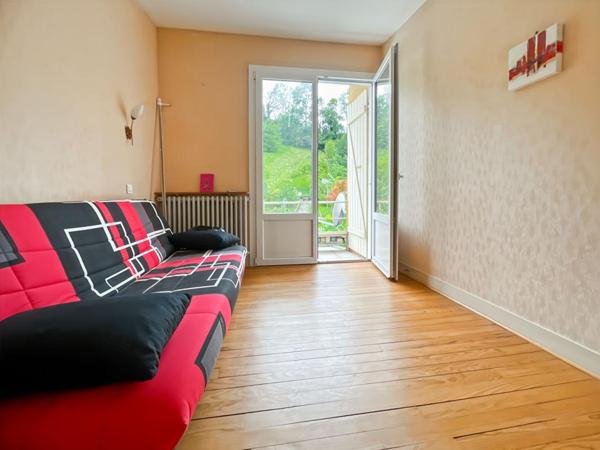 Arbois (39) - Maison mitoyenne - 82 m2 - 3 chambres - Jardin 630 m2