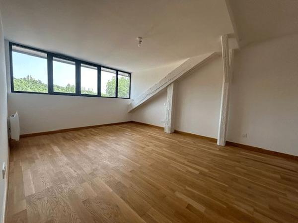 Appartement 4 pièces T4 F4 135.2 m² à Poitiers 34 BOULEVARD CHASSEIGNE 86000 à louer