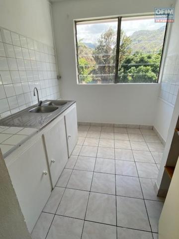 A louer appartement F3 sur la résidence OZOUX bas de la rivière à Saint Denis.