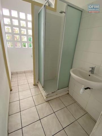 A louer appartement F3 sur la résidence OZOUX bas de la rivière à Saint Denis.