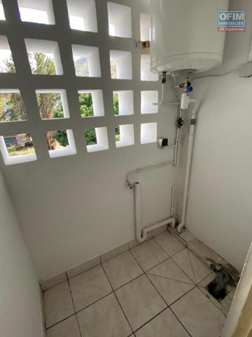 A louer appartement F3 sur la résidence OZOUX bas de la rivière à Saint Denis.