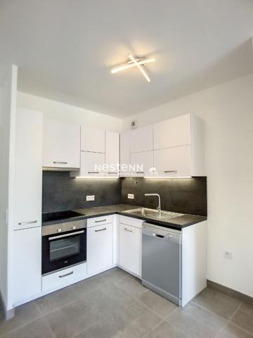 Plaisir gare : Appartement 2 pièces de 50 m²  avec cave et parking