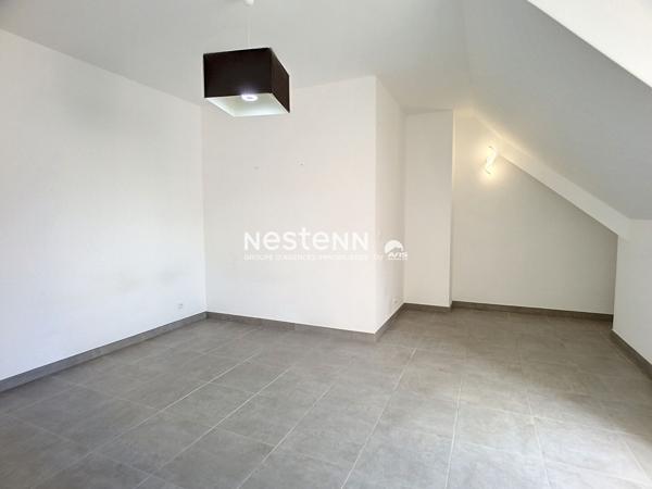 Plaisir gare : Appartement 2 pièces de 50 m²  avec cave et parking