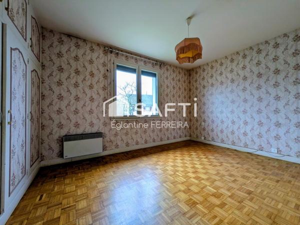 ISSOUDUN, PAVILLON T4 AVEC SOUS-SOL ET JARDIN