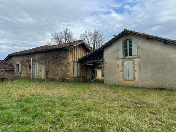 Ensemble de deux maisons à rénover sur 7700 M2