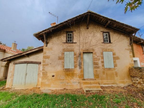 Ensemble de deux maisons à rénover sur 7700 M2