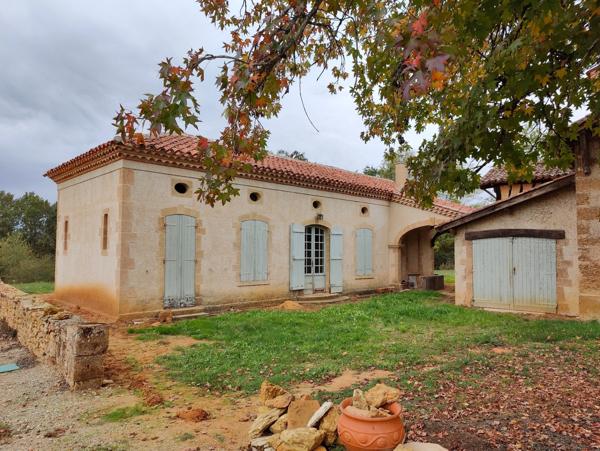 Ensemble de deux maisons à rénover sur 7700 M2