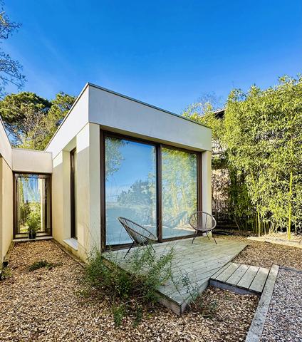 Cap Ferret, 2ème ligne, accès direct à la plage, jolie villa d’architecte de 120 m2 habitable, en prise directe avec le bassin, piscine et parking privé