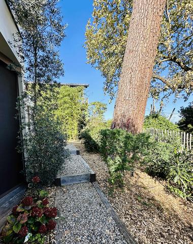 Cap Ferret, 2ème ligne, accès direct à la plage, jolie villa d’architecte de 120 m2 habitable, en prise directe avec le bassin, piscine et parking privé