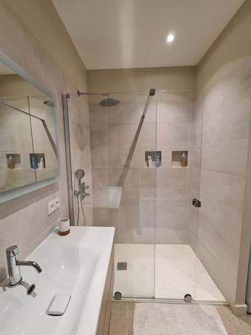 Cap Ferret, 2ème ligne, accès direct à la plage, jolie villa d’architecte de 120 m2 habitable, en prise directe avec le bassin, piscine et parking privé