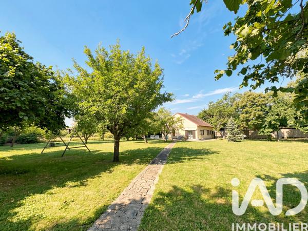 Maison à vendre 5 pièces 140 m² Le Mesnil-Saint-Denis