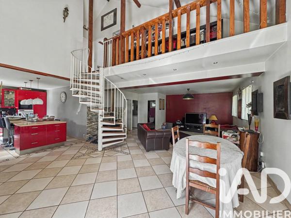 Maison à vendre 5 pièces 140 m² Le Mesnil-Saint-Denis