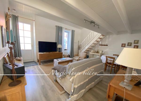 Maison à vendre 2 pièces SAINT GILLES CROIX DE VIE (85)- T2 mezzanine avec sa courette et une dépendance