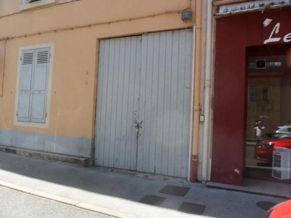 Parking / Box à louer à Mâcon (71000)