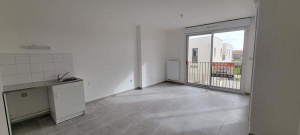 APPARTEMENT AVEC BALCON, CAVE, 2 PARKINGS