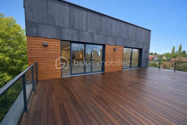 Local commercial de 1 383 m²