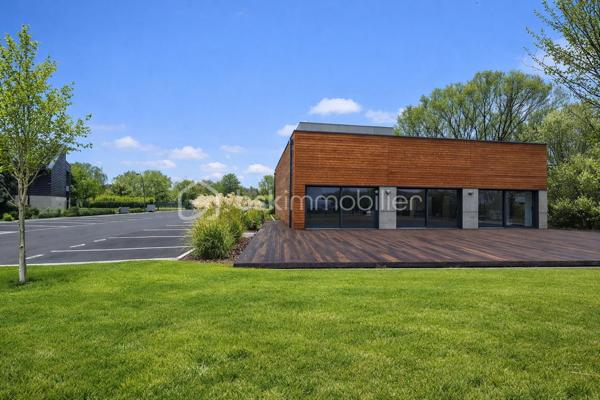 Local commercial de 1 383 m²