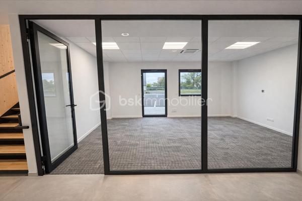 Local commercial de 1 383 m²