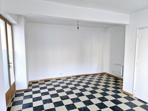 Courthézon (84350) T3 rez-de-chaussée 61 m2