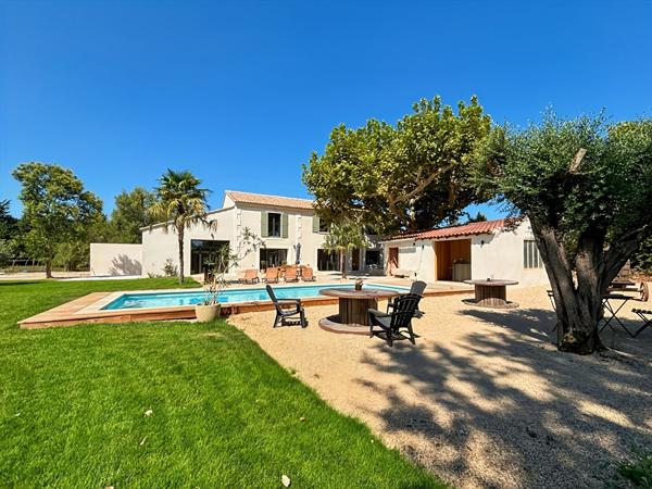 MAS DE CHARME ENTIEREMENT RÉNOVÉ ? 351 m² HABITABLES ? 1 Ha ? PISCINE CHAUFFÉE