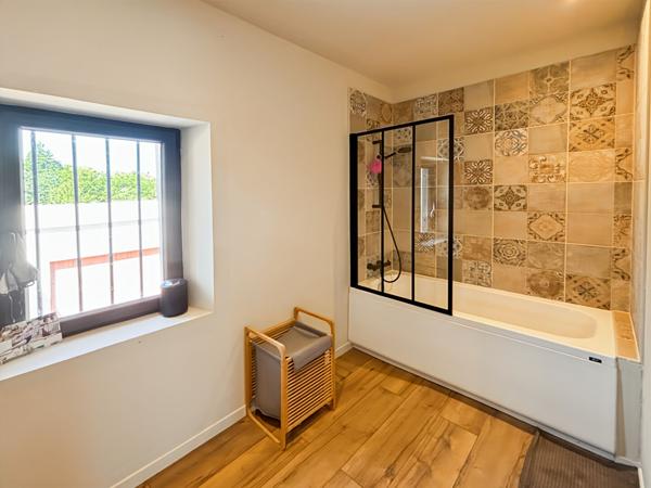 MAS DE CHARME ENTIEREMENT RÉNOVÉ ? 351 m² HABITABLES ? 1 Ha ? PISCINE CHAUFFÉE