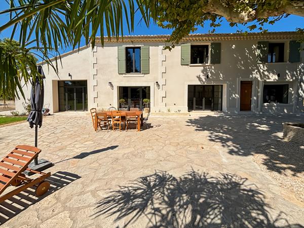 MAS DE CHARME ENTIEREMENT RÉNOVÉ ? 351 m² HABITABLES ? 1 Ha ? PISCINE CHAUFFÉE