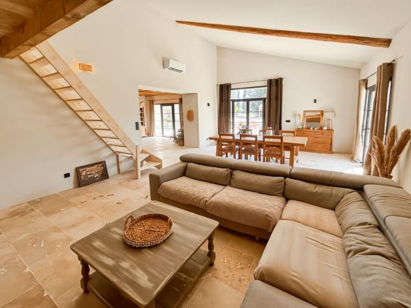 MAS DE CHARME ENTIEREMENT RÉNOVÉ ? 351 m² HABITABLES ? 1 Ha ? PISCINE CHAUFFÉE