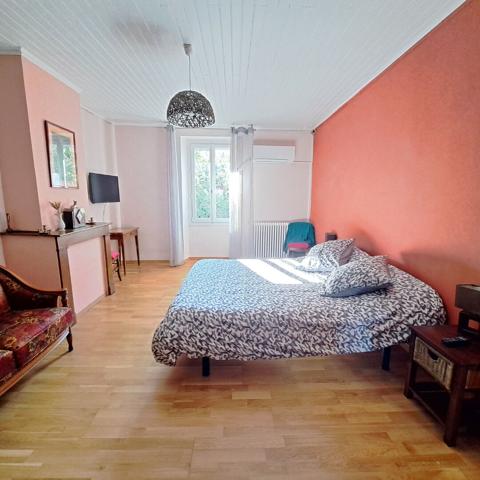 A VENDRE LAROQUE D'OLMES MAISON 4 CHAMBRES ET JARDIN