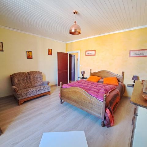 A VENDRE LAROQUE D'OLMES MAISON 4 CHAMBRES ET JARDIN