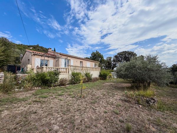Villa de plain-pied avec vue dégagée et terrain piscinable à Rians