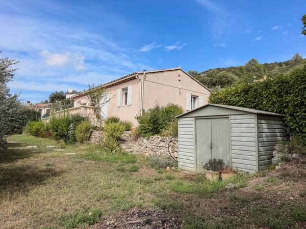 Villa de plain-pied avec vue dégagée et terrain piscinable à Rians