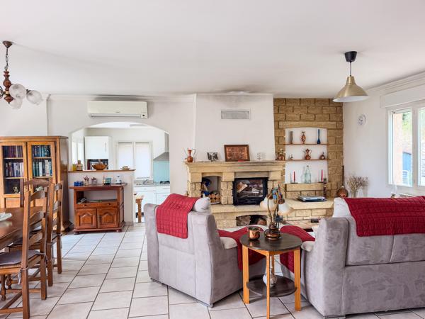 Villa de plain-pied avec vue dégagée et terrain piscinable à Rians