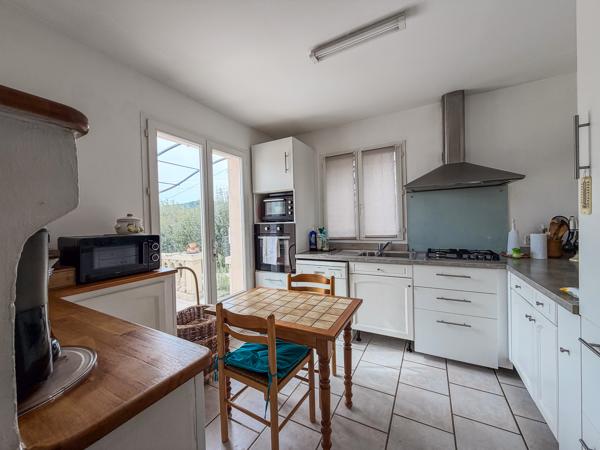 Villa de plain-pied avec vue dégagée et terrain piscinable à Rians