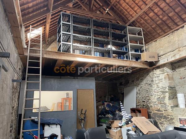Vente
                Immeuble167 m² - 3 Pièces -
                    Pontivy (56300)