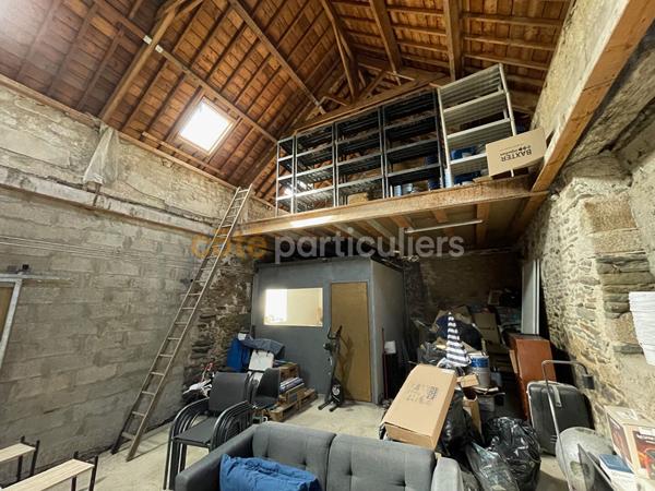 Vente
                Immeuble167 m² - 3 Pièces -
                    Pontivy (56300)