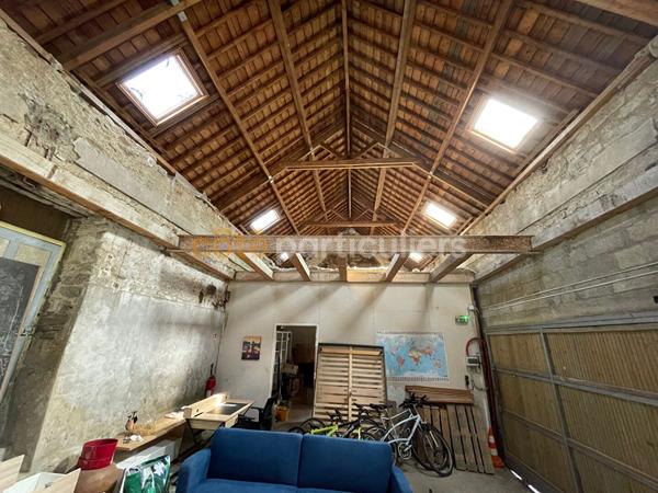Vente
                Immeuble167 m² - 3 Pièces -
                    Pontivy (56300)