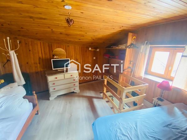 Charmante petite maison avec terrasse aux Fréaux