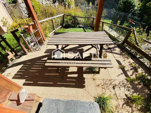 Charmante petite maison avec terrasse aux Fréaux