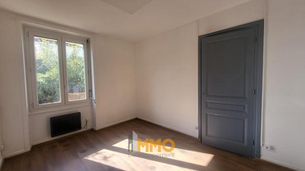 Grand studio à louer 750 € par mois à Décines Charpieu