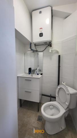 Grand studio à louer 750 € par mois à Décines Charpieu