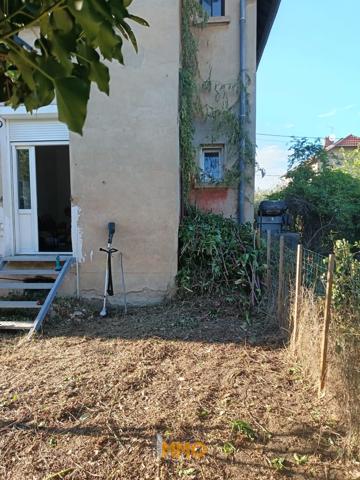 Grand studio à louer 750 € par mois à Décines Charpieu