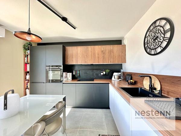 BAILLARGUES . Appartement d'exception en dernier étage d'une résidence sécurisée avec ascenseur.