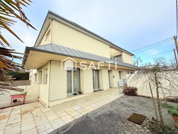 MAISON DE 364 M2 SUR TERRAIN DE 902 M2 A REGUINY